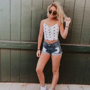 Meet your Posher, Khloe